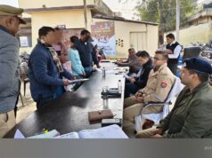 Chandauli News: थाना समाधान दिवस पर थाना अलीनगर में जिलाधिकारी-पुलिस अधीक्षक ने सुनी फरियाद