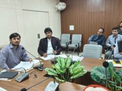 लापरवाही पर नाराज़ हुए डीएम!कार्यदायी संस्थाओं को दी कड़ी चेतावनी